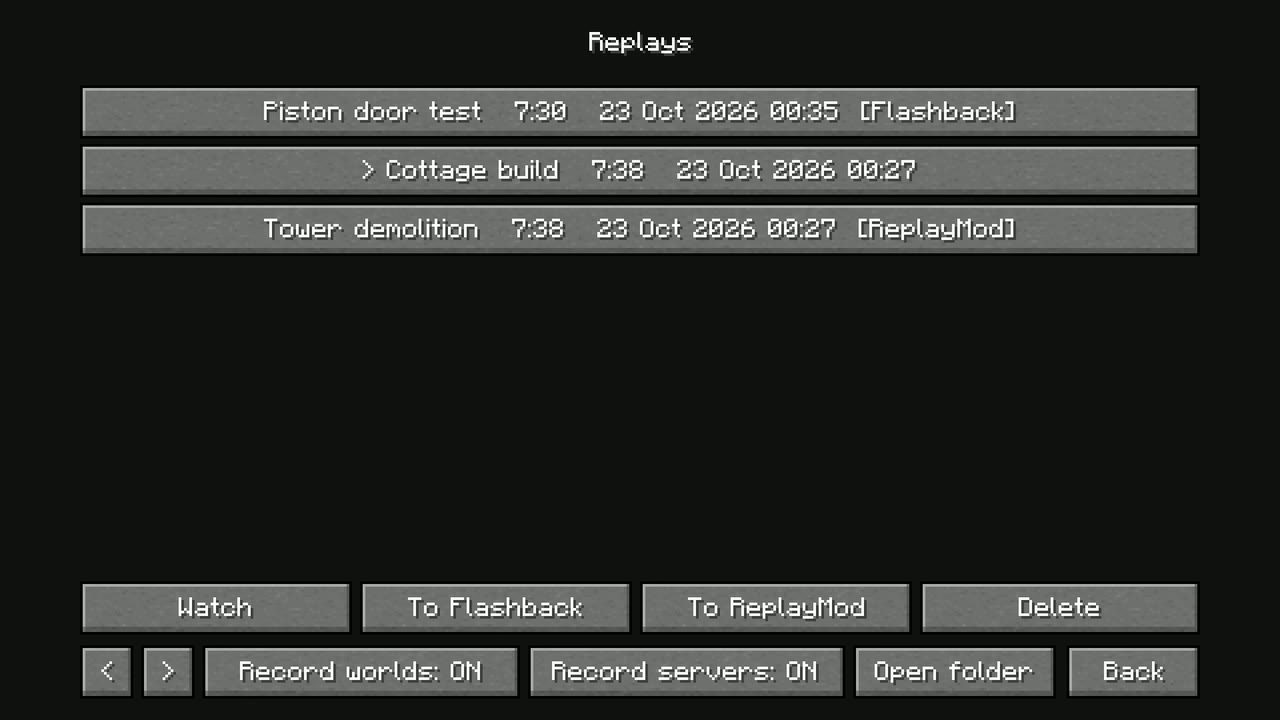 The Replays screen: Hindsight's own replays alongside ReplayMod and Flashback ones.